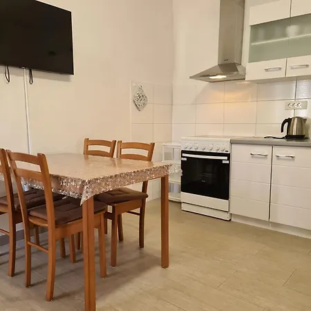 Celic With Terrace Daire *