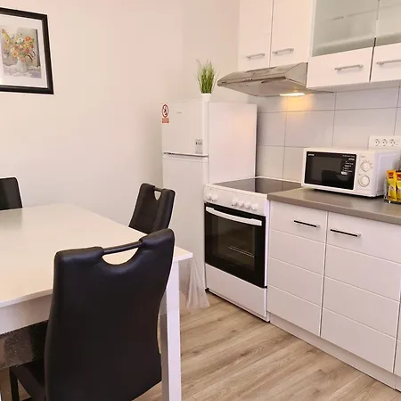 Celic With Terrace Appartement Biograd Na Moru