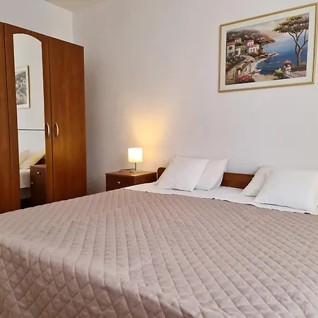 Celic With Terrace Daire