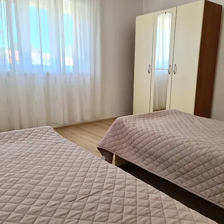 Celic With Terrace Daire Biograd Na Moru