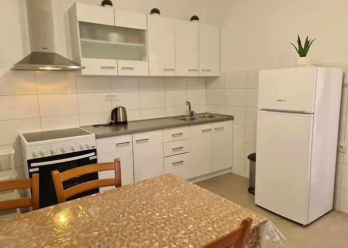 Apartment Celic With Terrace