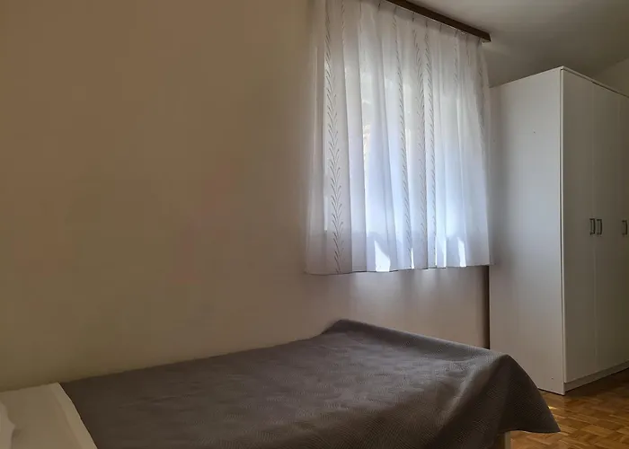 Celic With Terrace Apartment