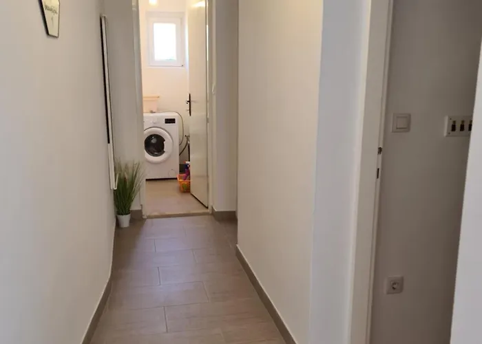 Apartment Celic With Terrace Biograd Na Moru