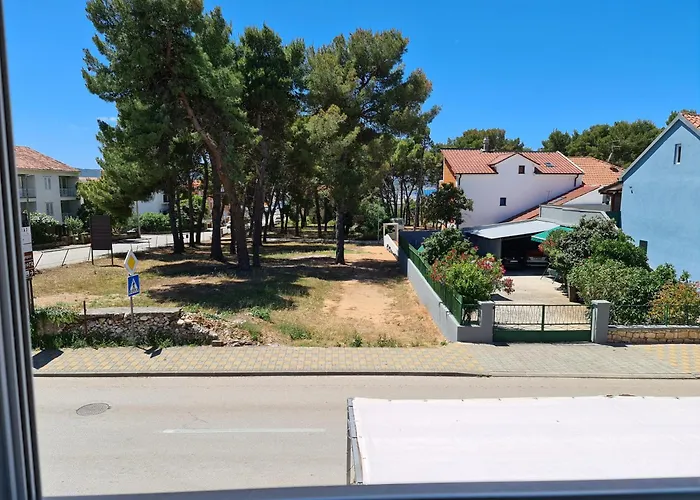 Celic With Terrace Apartment